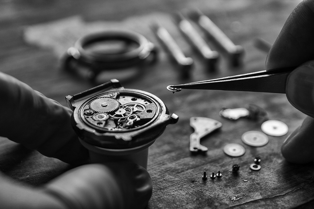 Tổng hợp hơn 71 về dior watch repair mới nhất  cdgdbentreeduvn